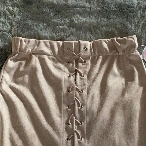 Fitted skirt - Picture 2 of 3